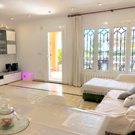 Casa De Playa En Urbanizacion De Lujo En Valencia Vakantiehuis